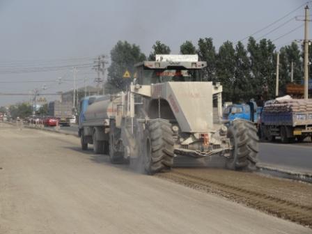 WR2300L，長葛S325水穩(wěn)路基冷再生