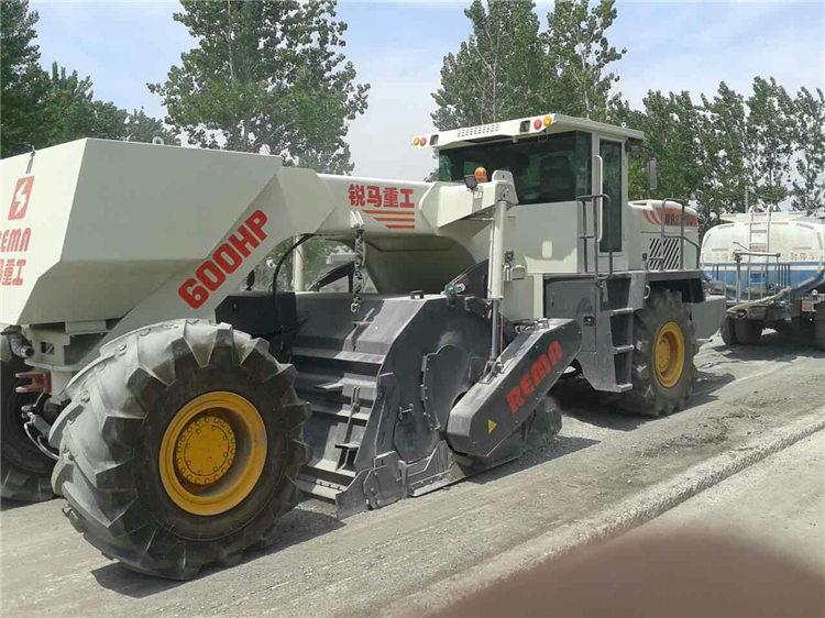 WR2300V，河南淮陽(yáng)S206省道施工