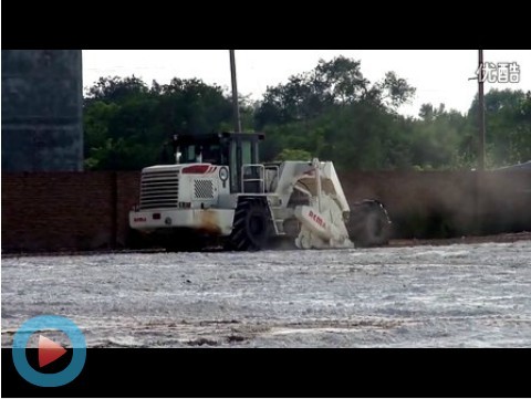 WR2300L，山東禹城工業(yè)場(chǎng)地灰土拌合