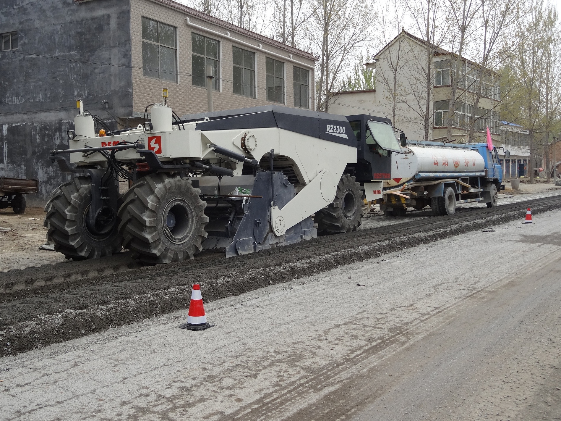 RZ2300，河南太康S211省道水穩(wěn)冷再生