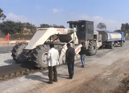 WR2300L，鄭州S321省道水穩(wěn)路基冷再生