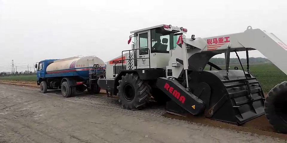 RZ530，冷再生施工